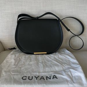 Cuyana Large Saddle Bag (black)